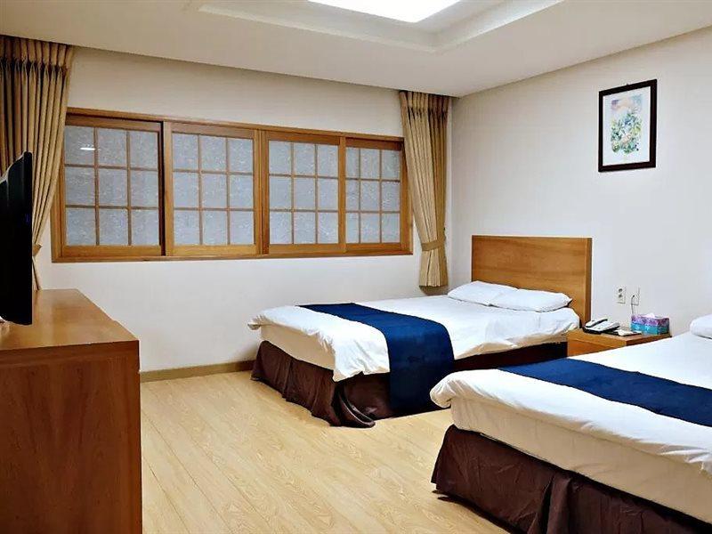 Jeju Parkside Tourist Hotel Εξωτερικό φωτογραφία