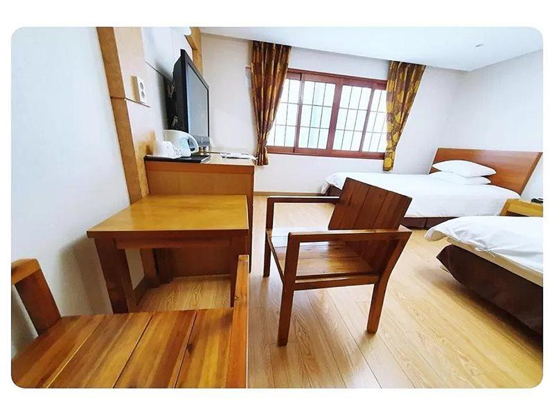 Jeju Parkside Tourist Hotel Εξωτερικό φωτογραφία