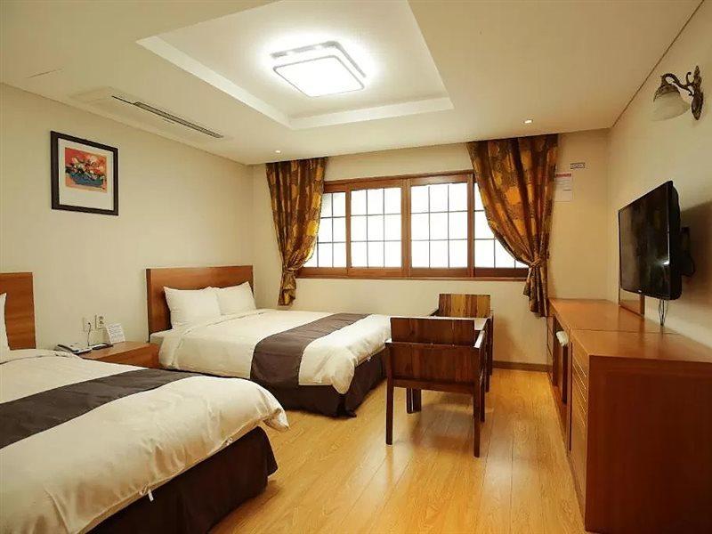Jeju Parkside Tourist Hotel Εξωτερικό φωτογραφία
