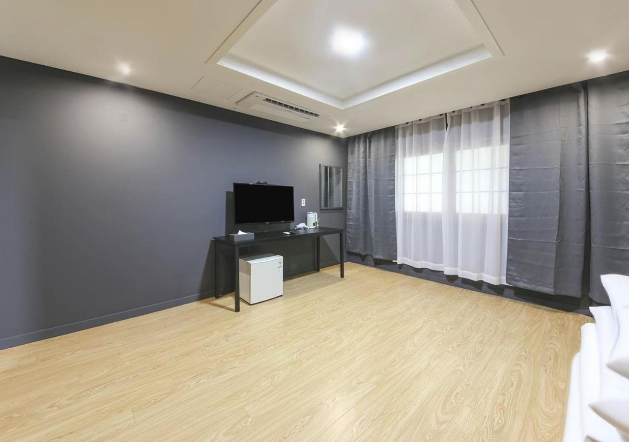 Jeju Parkside Tourist Hotel Εξωτερικό φωτογραφία